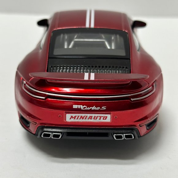 1:24 2020 Porsche 911 Turbo S Diecast With Headlight & Tailight LEDS Red - Picture 4 of 9